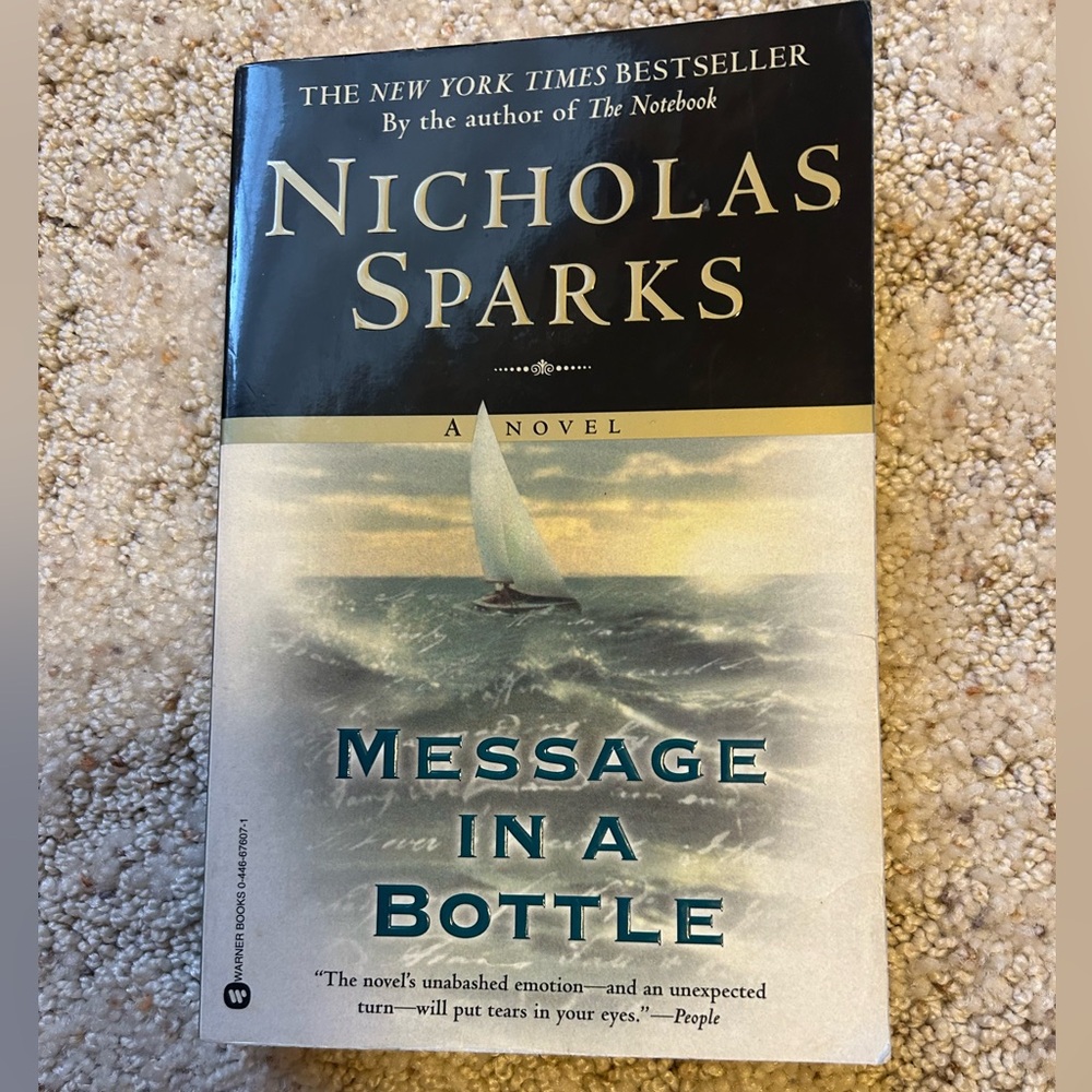 Message in a Bottle by Nicholas Sparks Book